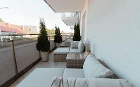 Glam Apartment